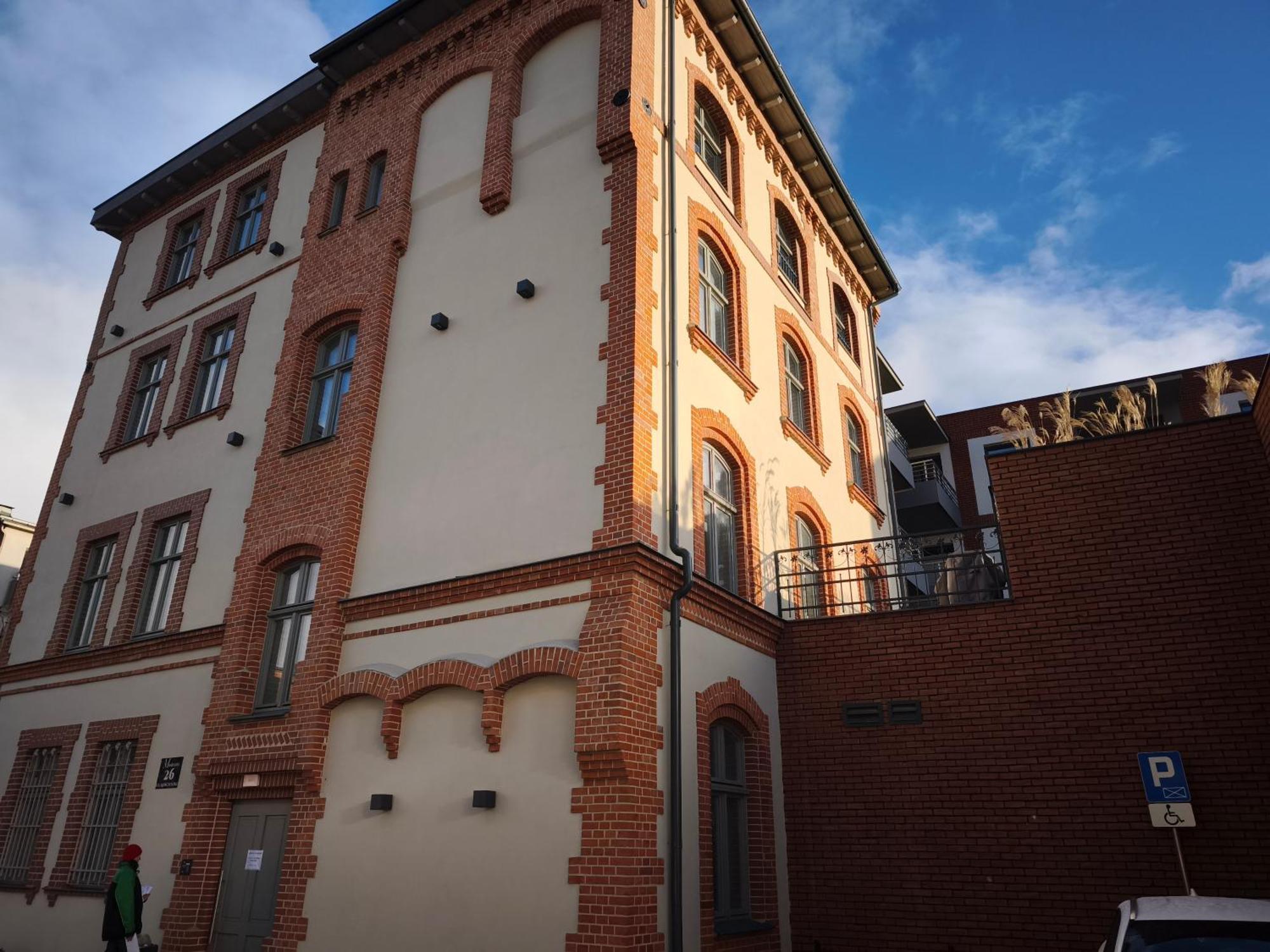 Kameralny Nowy Apartament W Centrum Miasta, Duzy Parking, Fv, Luksusowo Wyposazony, Ps5, Balkon, Klimatyzacja, Taras, Winda, Wyposazona Kuchnia Starogard Gdański Eksteriør billede
