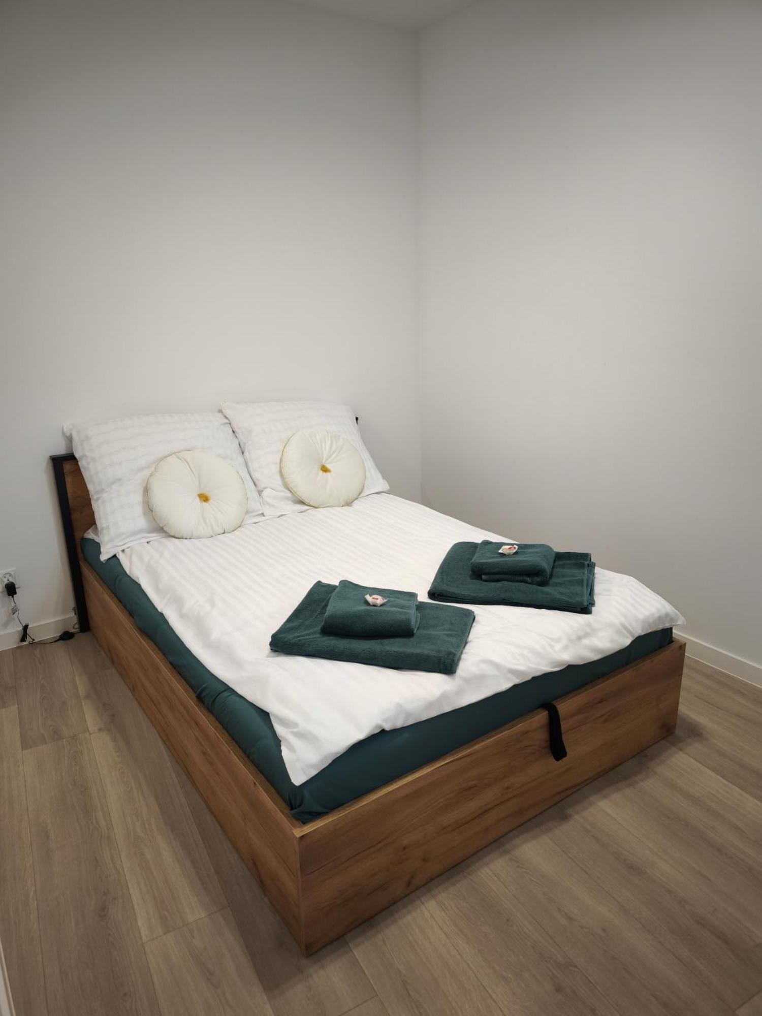 Kameralny Nowy Apartament W Centrum Miasta, Duzy Parking, Fv, Luksusowo Wyposazony, Ps5, Balkon, Klimatyzacja, Taras, Winda, Wyposazona Kuchnia Starogard Gdański Eksteriør billede